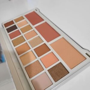 Warm Tones Eyeshadow Palette